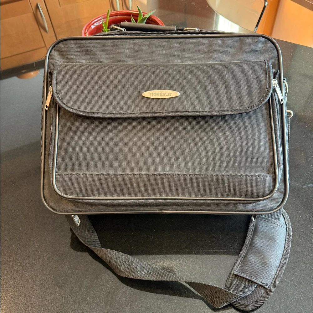 Black Men's Laptop Bag with shoulder Strap